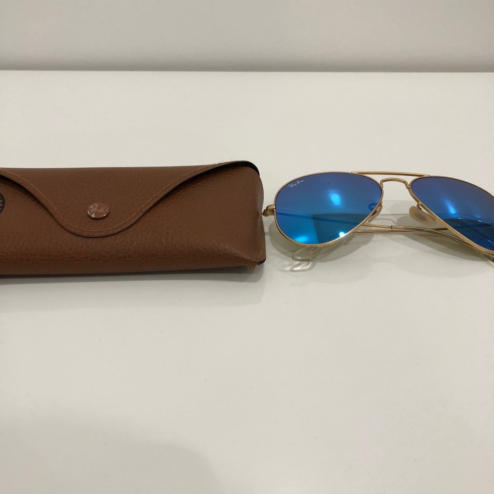 Small Rayban aviator w/ Blue mirrored lenses